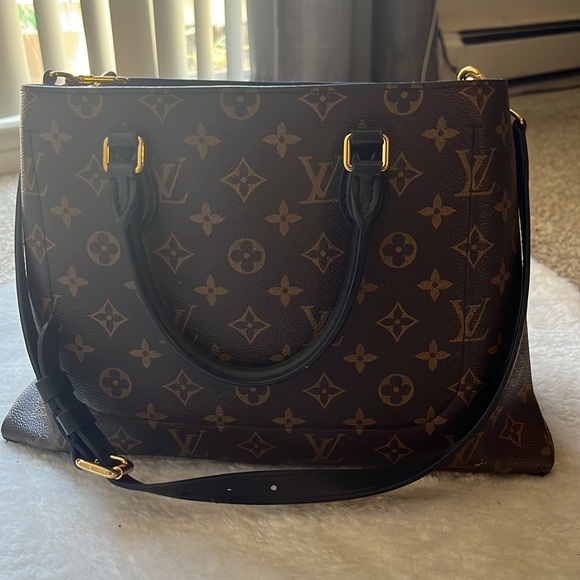 Louis Vuitton Purse - Picture 3 of 3